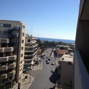 https://francis-apartments.larnacahotels.org